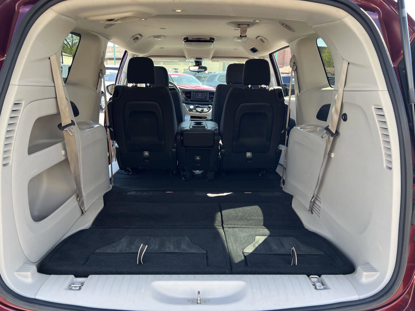 Used 2017 Chrysler Pacifica Touring image 45