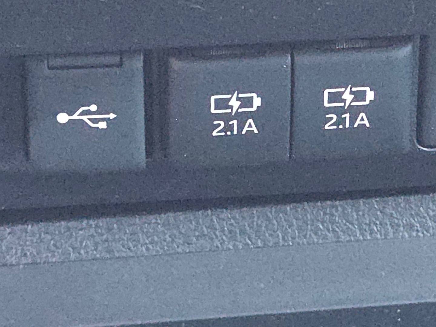 Used 2021 Toyota Tundra SR5 w/ SX Package image 8