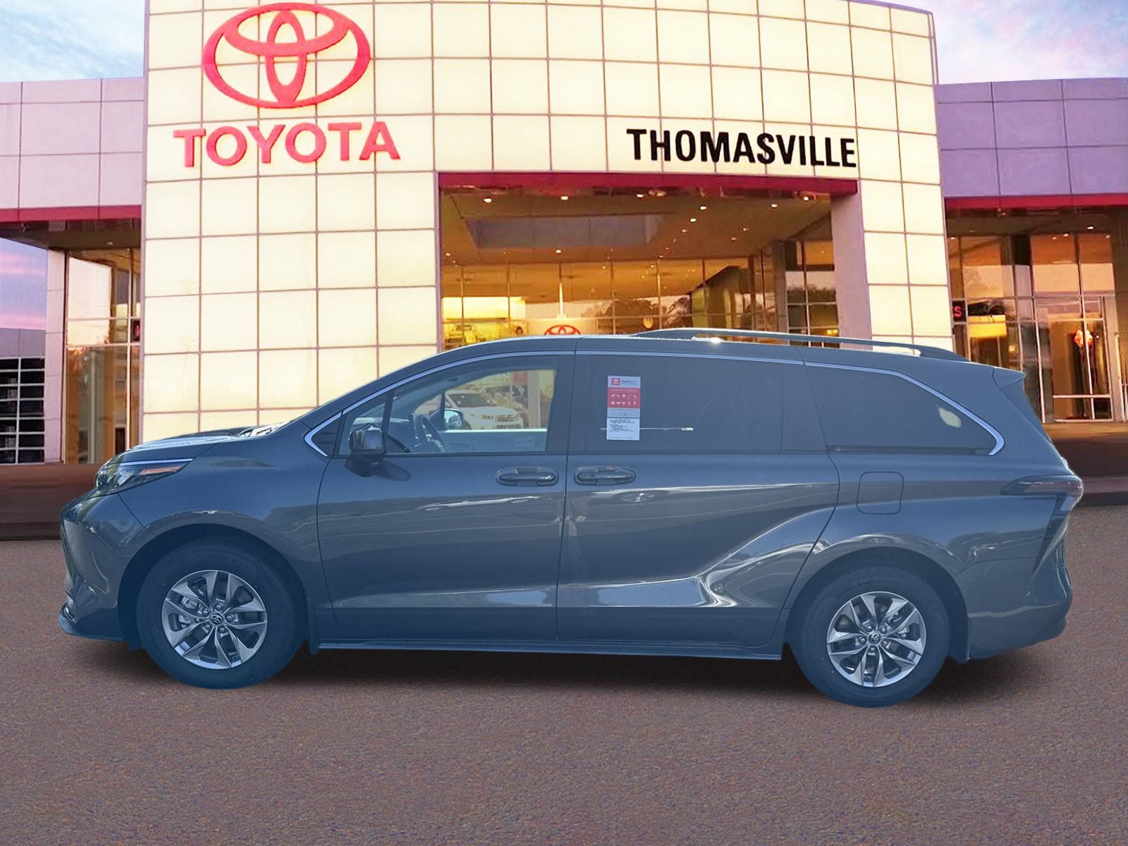 New 2025 Toyota Sienna LE FWD image 8