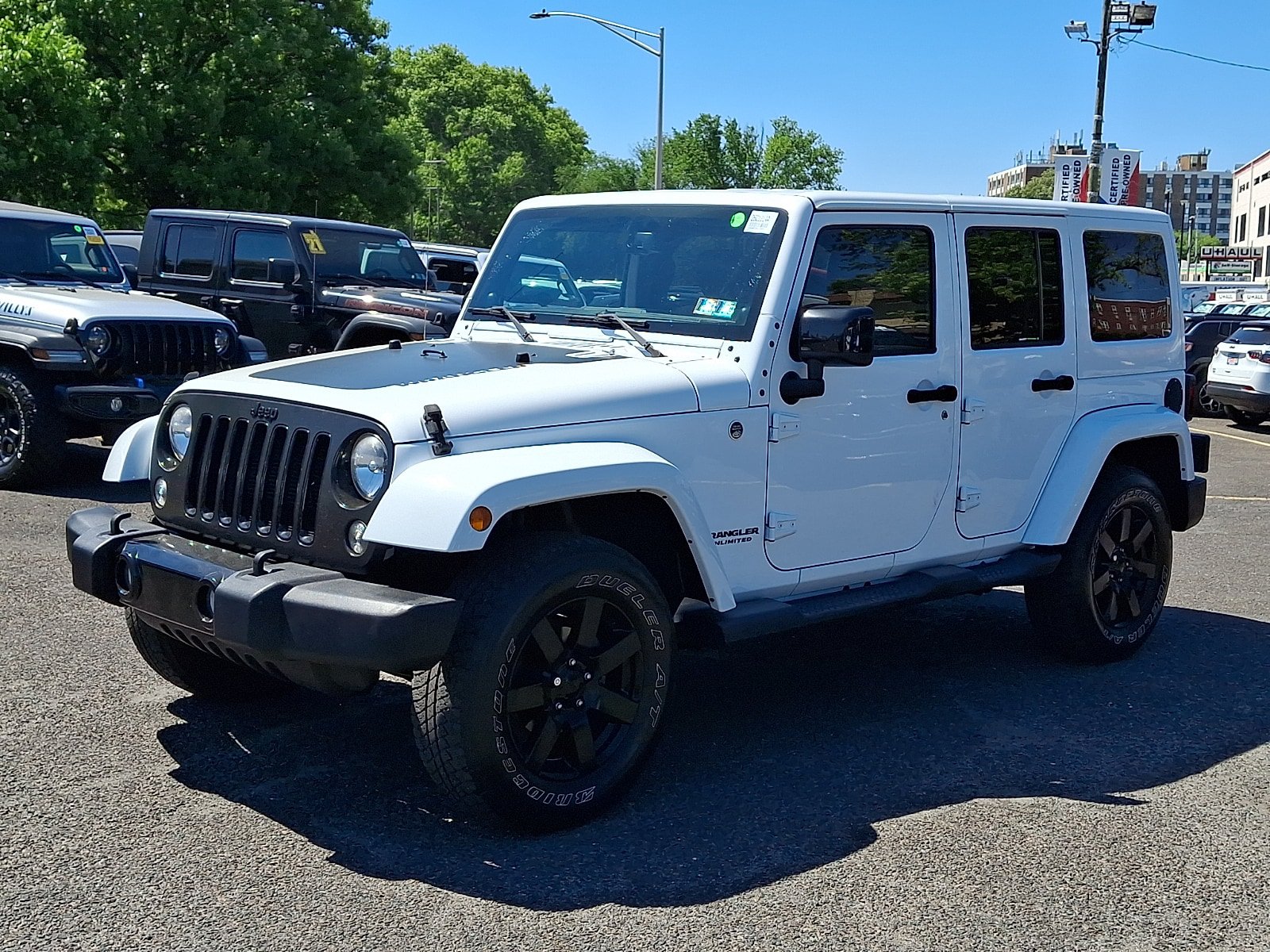 Used 2014 Jeep Wrangler Unlimited Sahara AWD/4WD image 3