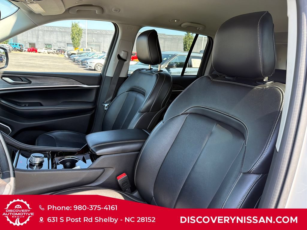 Used 2022 Jeep Grand Cherokee Limited AWD/4WD image 15