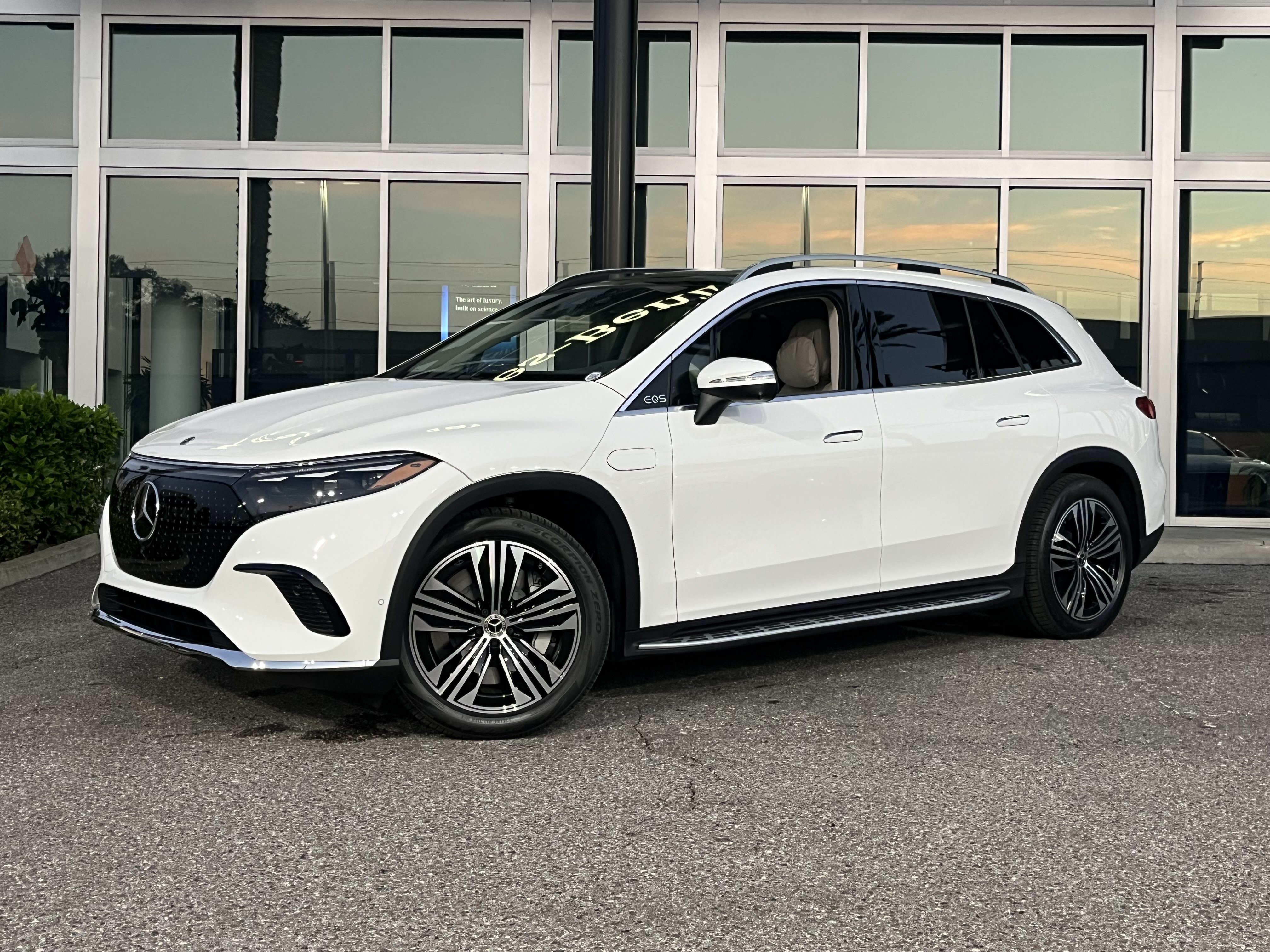 New 2026 Mercedes-Benz EQS 400 4MATIC SUV image 2
