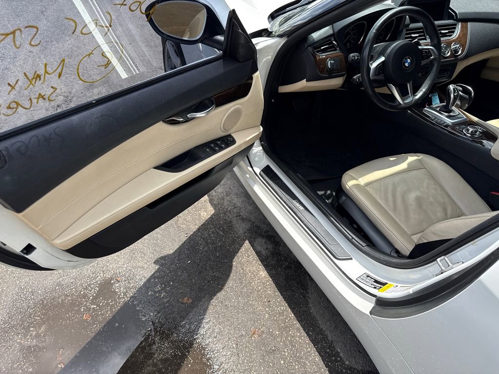 Used 2012 BMW Z4 sDrive28i RWD image 9