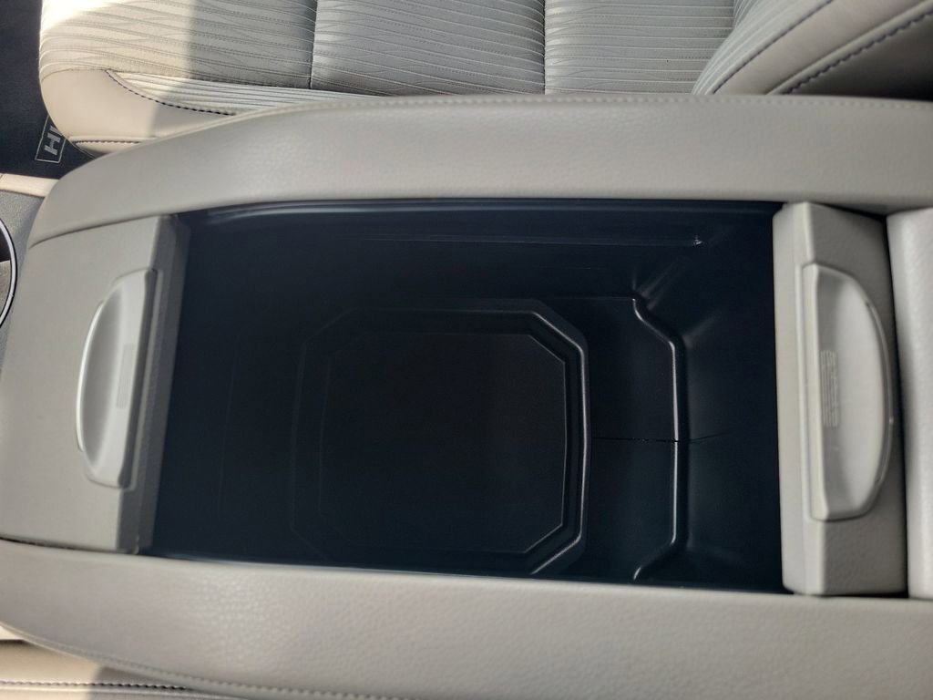 Used 2015 Toyota Highlander Plus FWD image 24