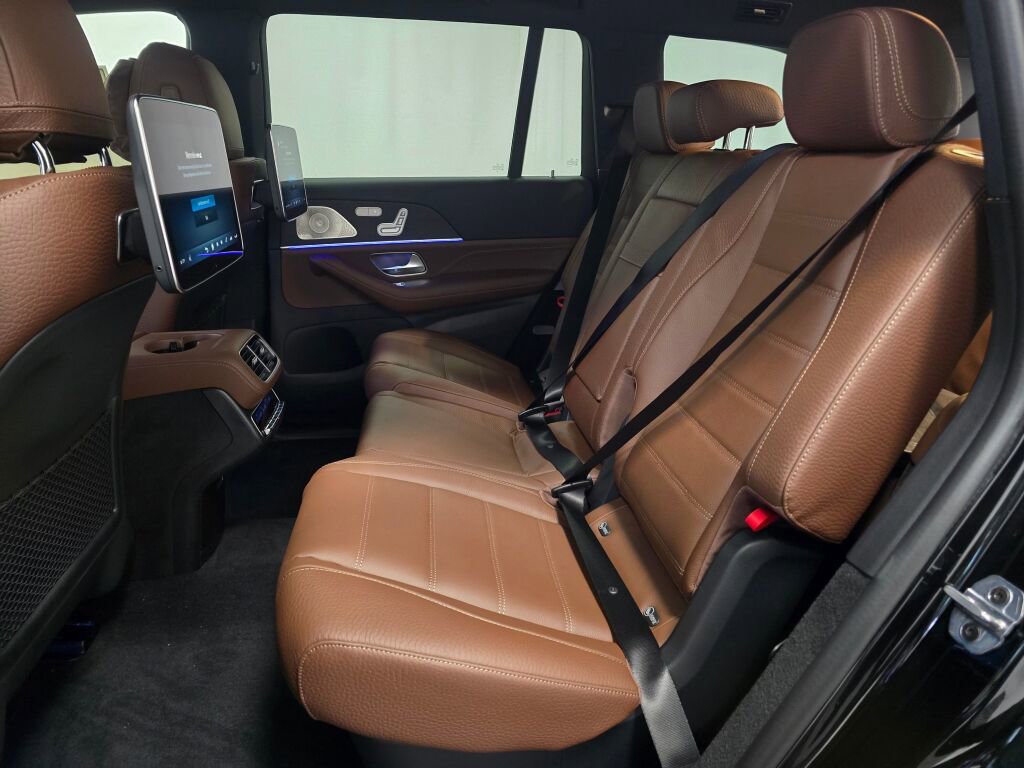 New 2026 Mercedes-Benz GLS 450 4MATIC image 19