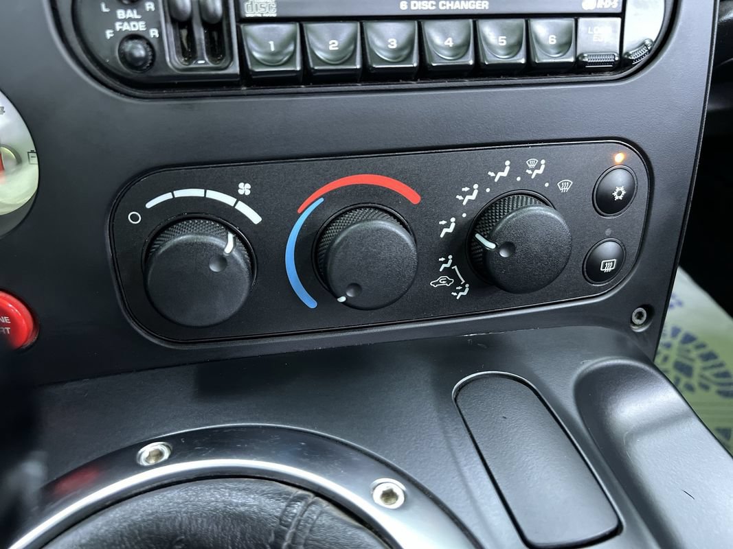 Used 2004 Dodge Viper SRT-10 RWD image 23