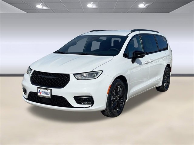 New 2026 Chrysler Pacifica Select w/ S Appearance Package image 1