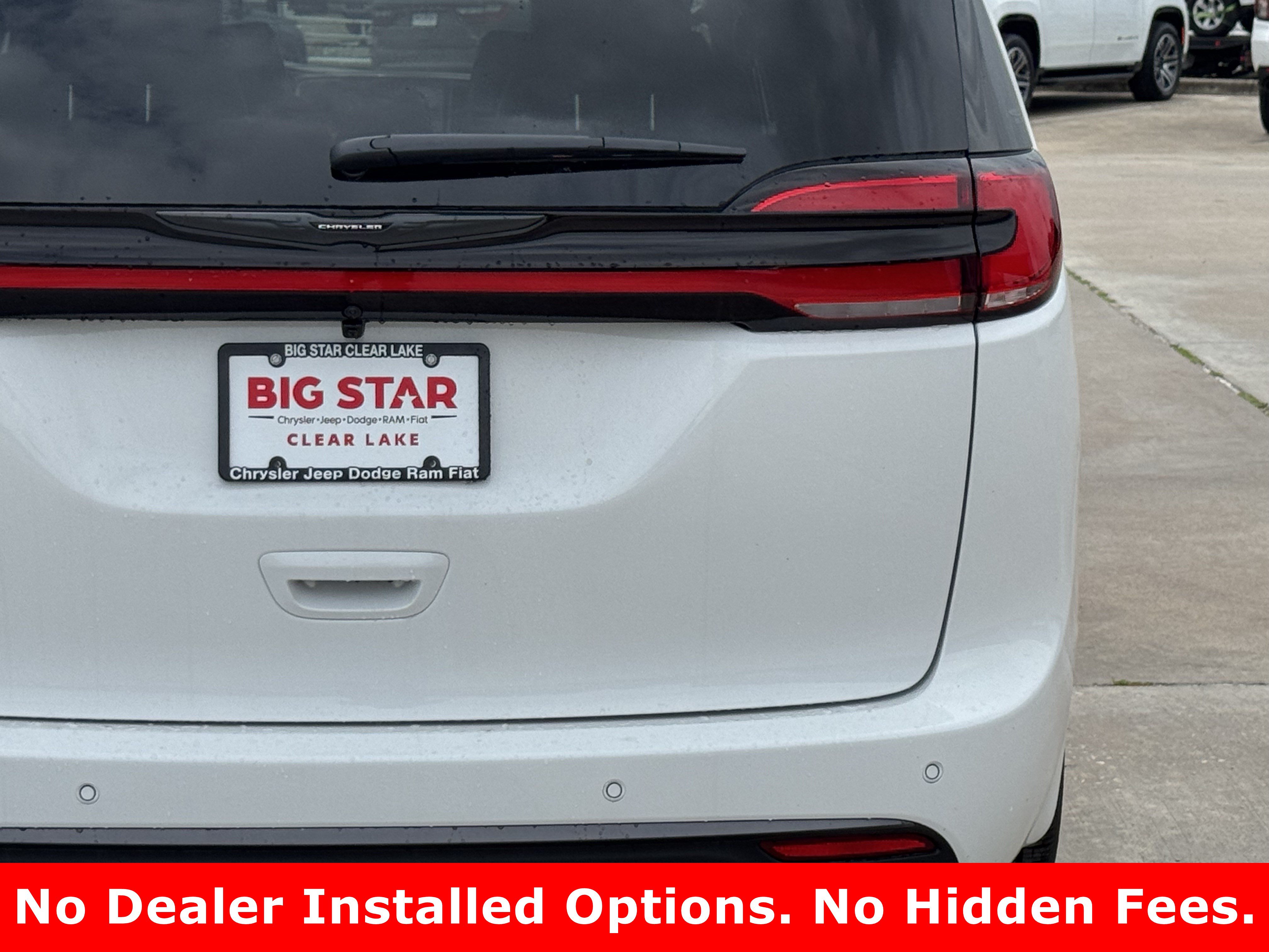 New 2026 Chrysler Pacifica Select FWD image 10