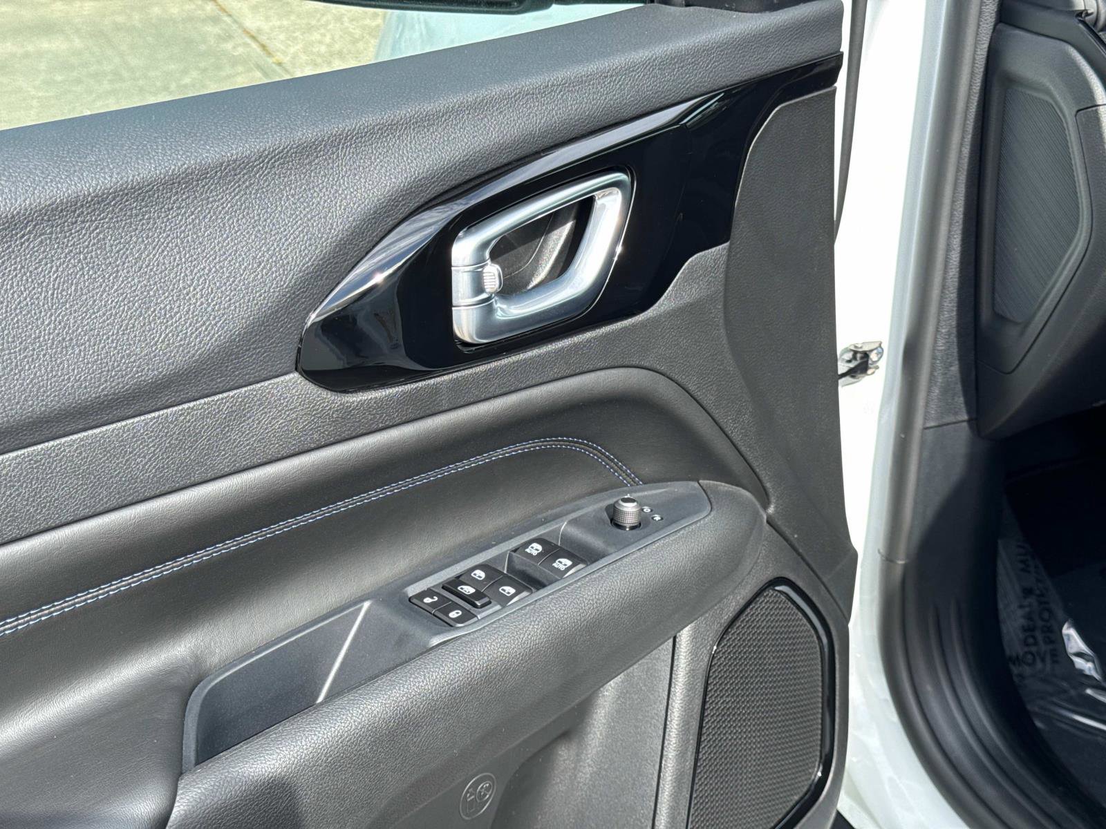 New 2026 Jeep Compass Latitude image 17