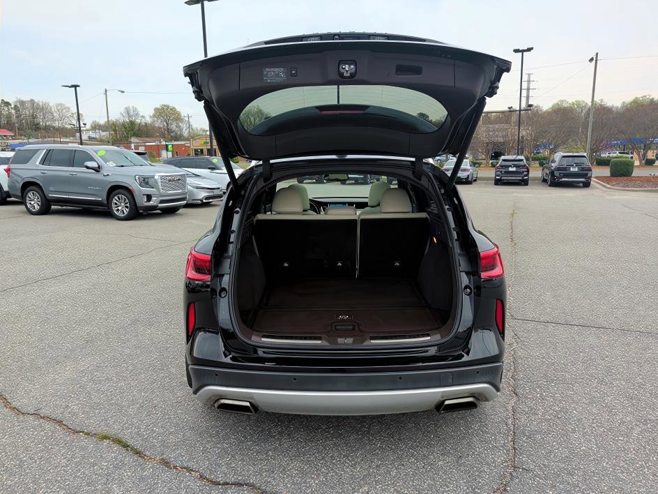 Used 2019 INFINITI QX50 Essential w/ Sensory Package image 15