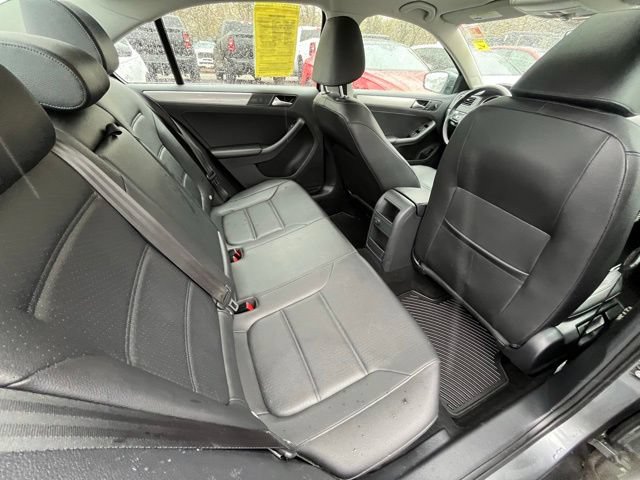 Used 2016 Volkswagen Jetta SE FWD image 19