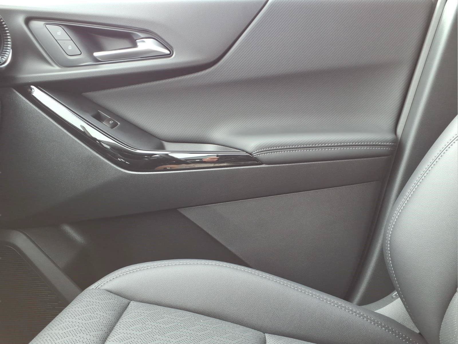 New 2026 Chevrolet Equinox LT w/ Convenience Package II FWD image 23