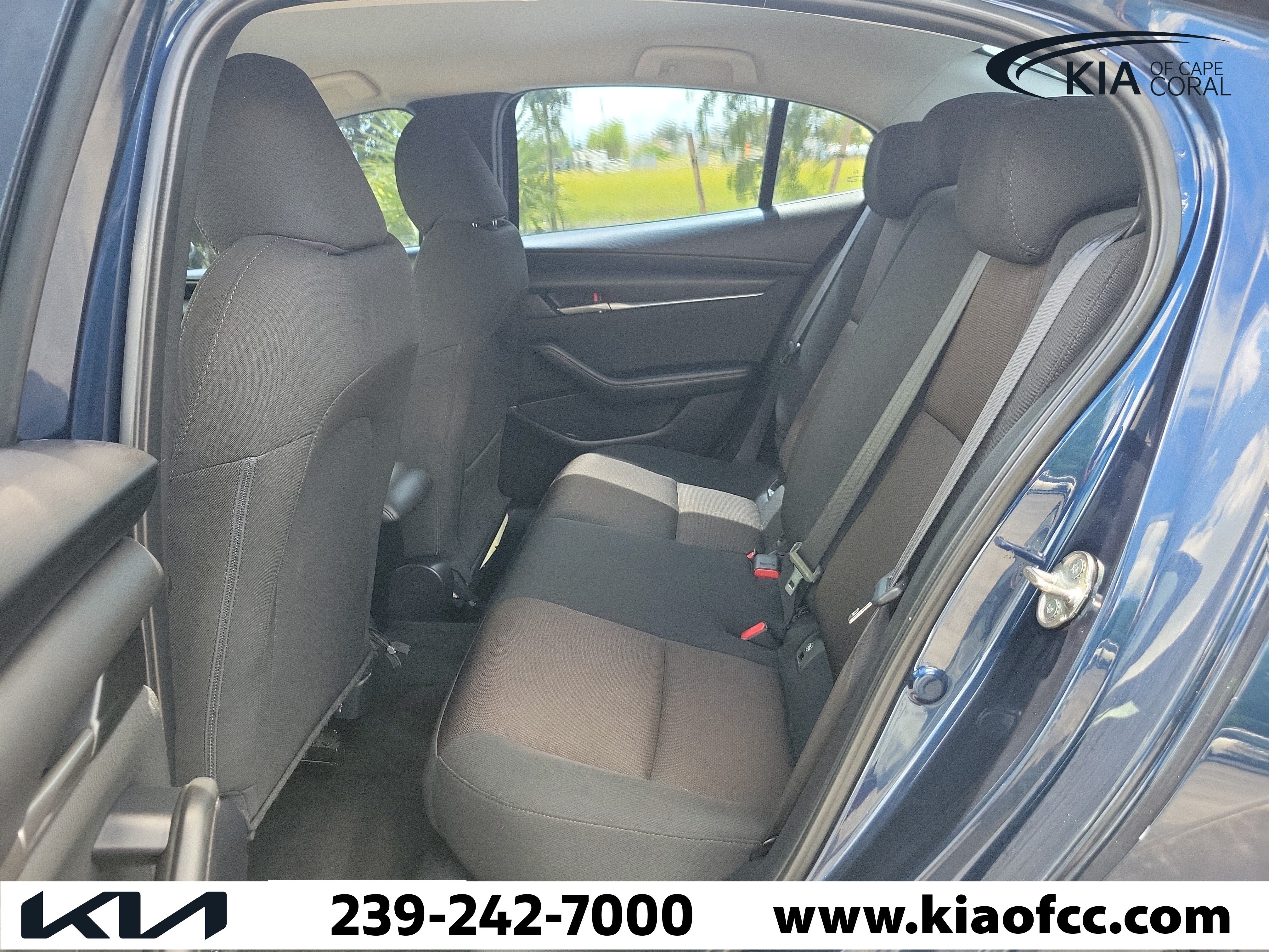 Used 2020 MAZDA MAZDA3 Sedan FWD image 11