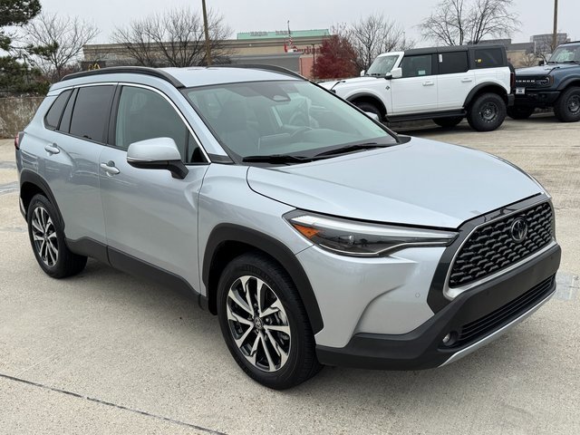 Used 2024 Toyota Corolla Cross XLE image 6
