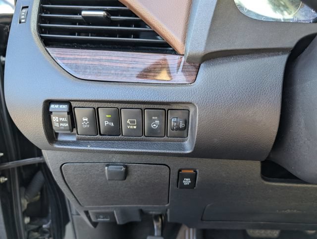 Used 2018 Toyota Sienna Limited Premium FWD image 22