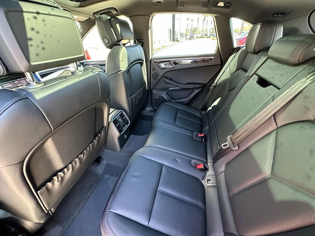 Used 2026 Porsche Macan Turbo image 36