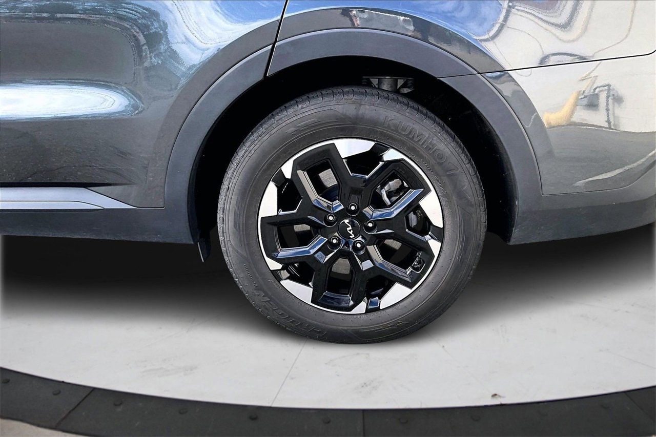 Used 2024 Kia Sorento S image 36