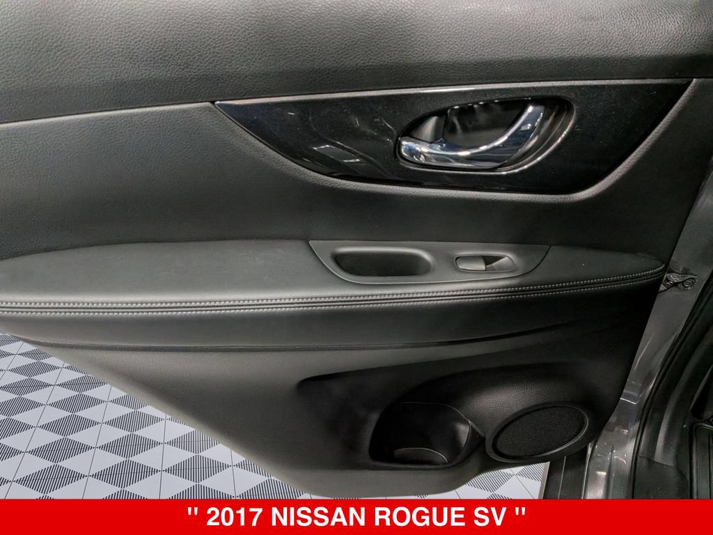 Used 2017 Nissan Rogue SV AWD/4WD image 26