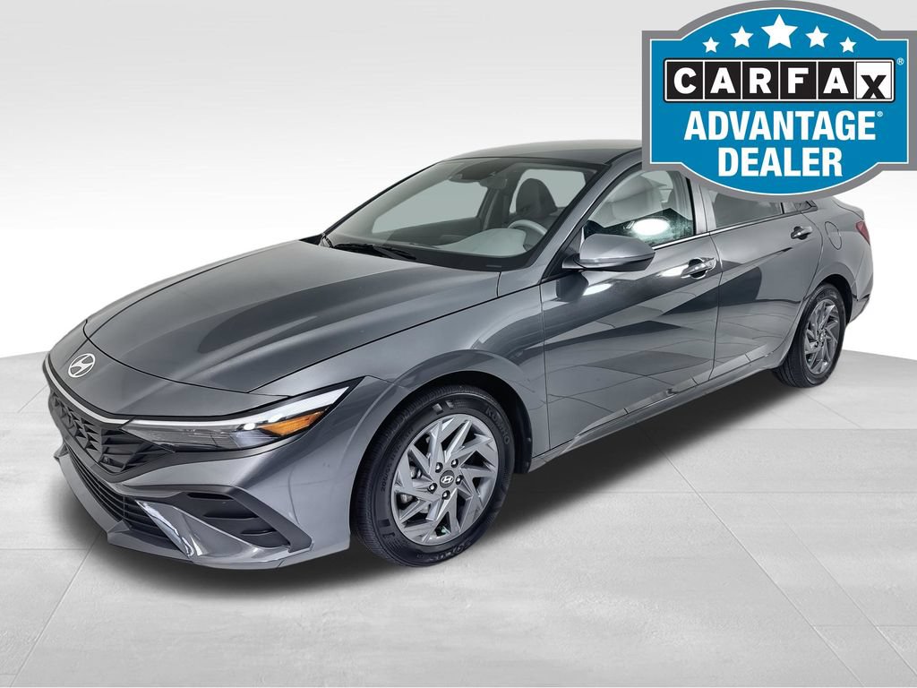 Used 2026 Hyundai Elantra Hybrid FWD image 1