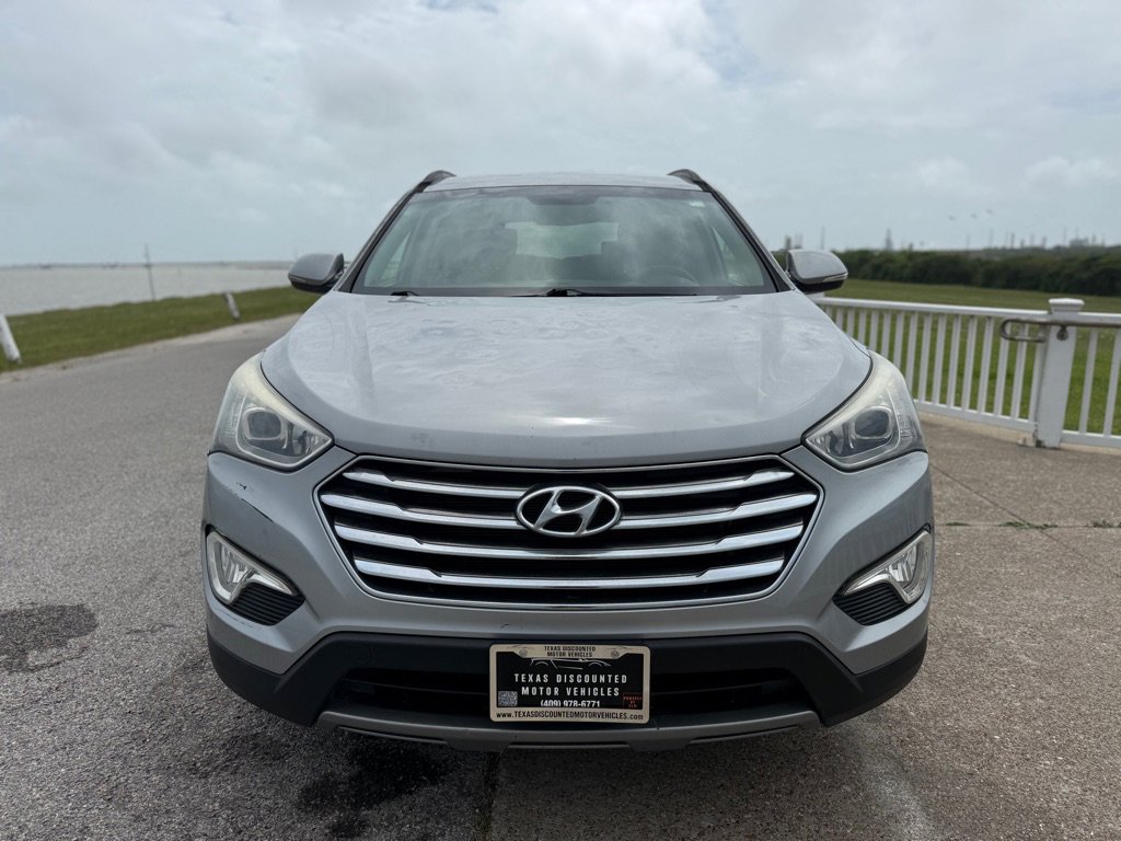 Used 2014 Hyundai Santa Fe GLS image 2