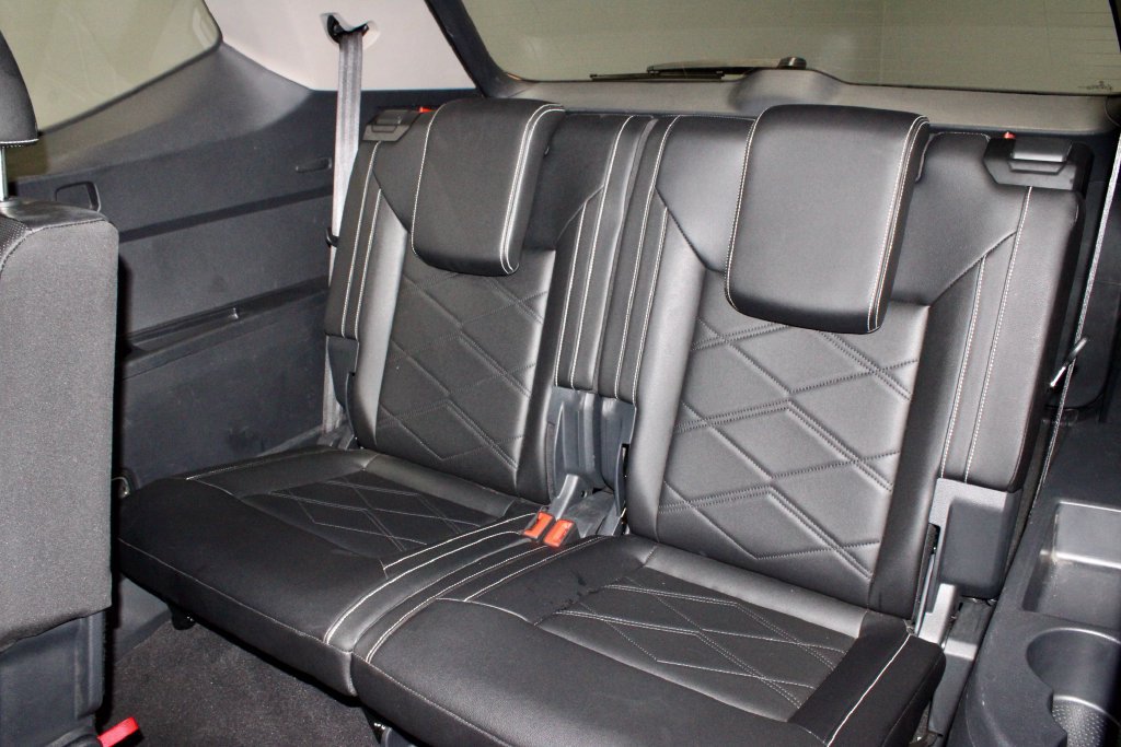 Used 2025 Volkswagen Atlas SE AWD/4WD image 23