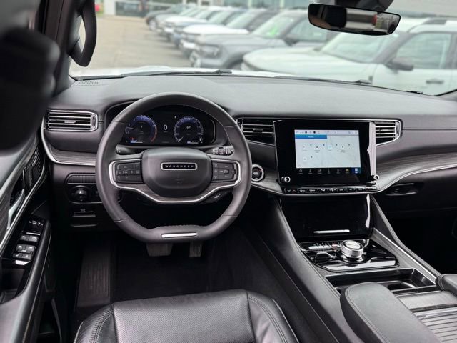 Used 2023 Jeep Wagoneer Series II AWD/4WD image 18