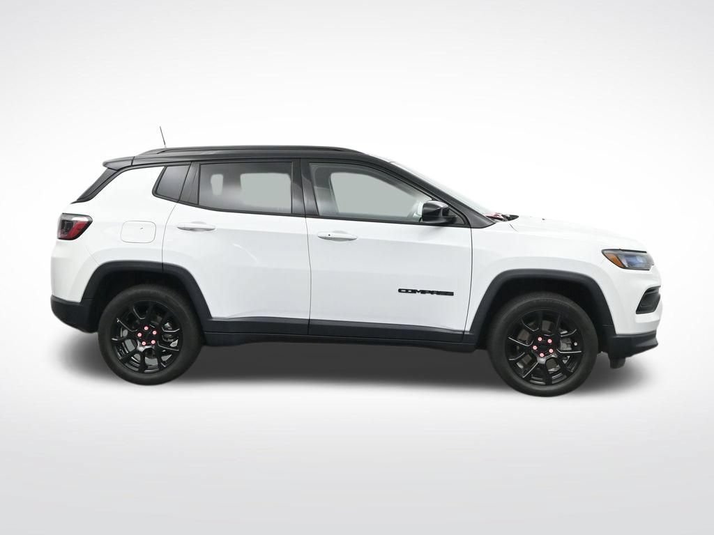 Used 2023 Jeep Compass Latitude AWD/4WD image 4