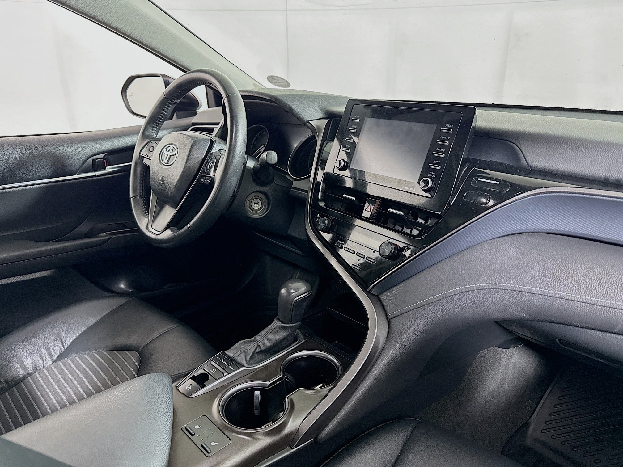 Used 2024 Toyota Camry SE w/ Cold Weather Package AWD/4WD image 26