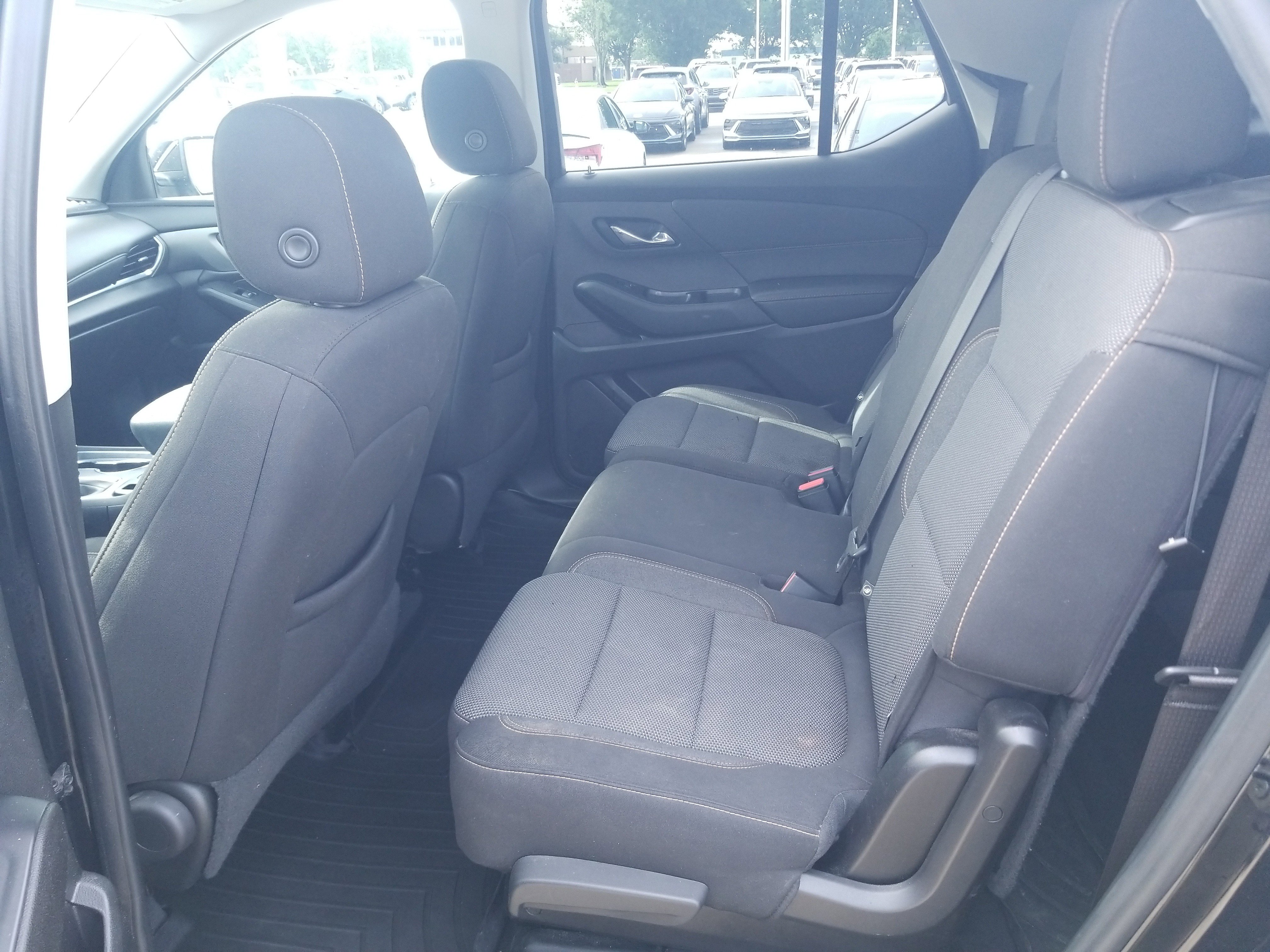 Used 2021 Chevrolet Traverse LS FWD image 12