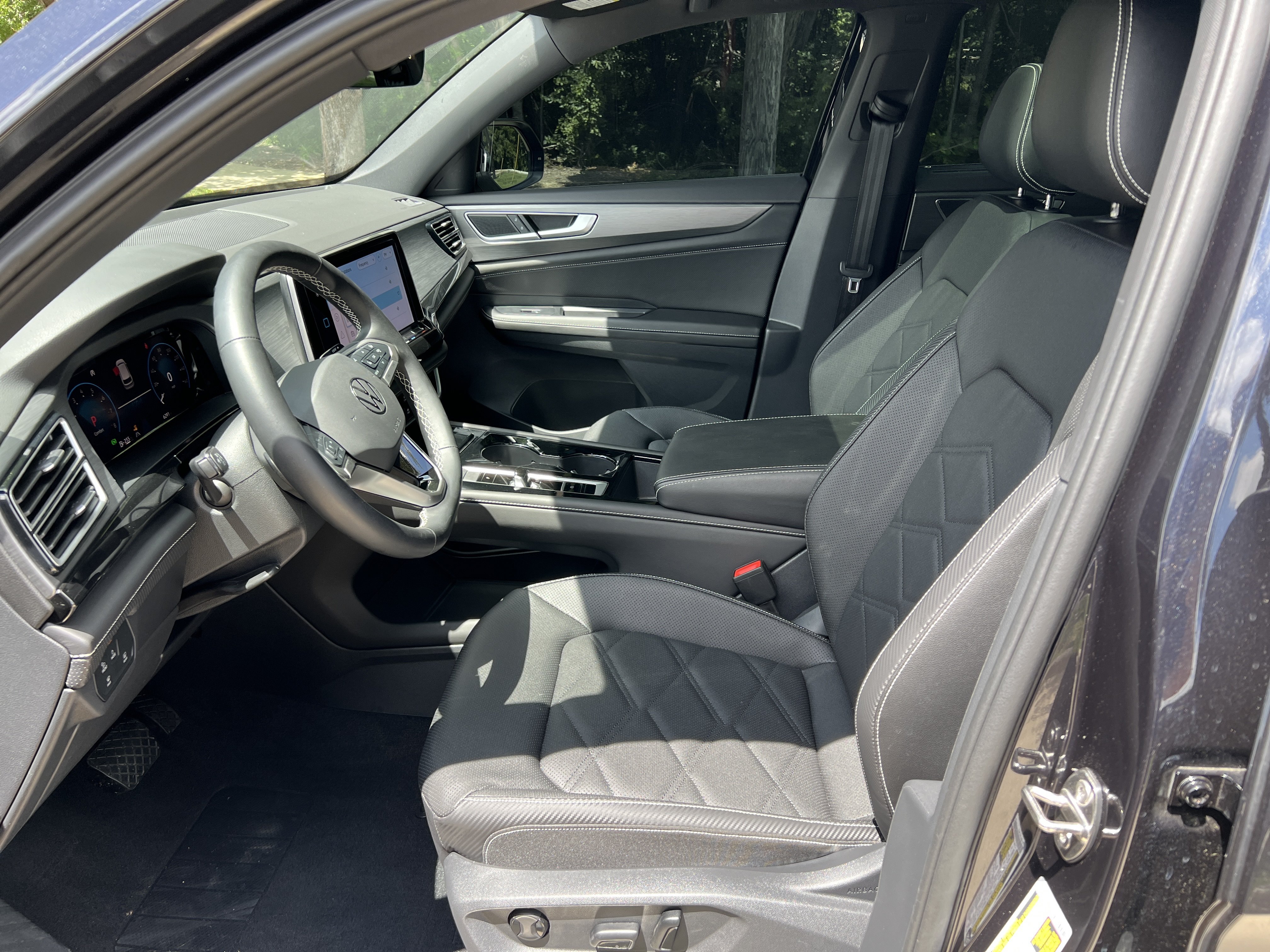 Certified 2026 Volkswagen Atlas Cross Sport SE w/ Panoramic Sunroof Package AWD/4WD image 14