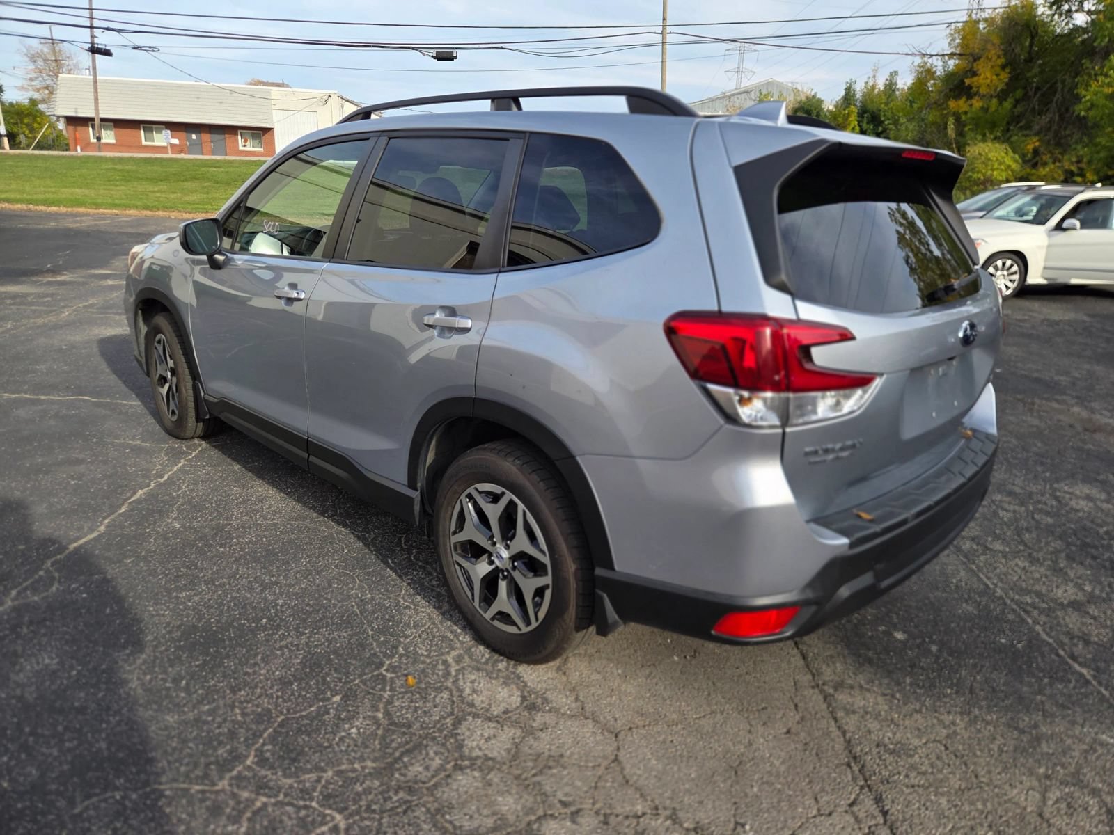 Used 2021 Subaru Forester Premium AWD/4WD image 2