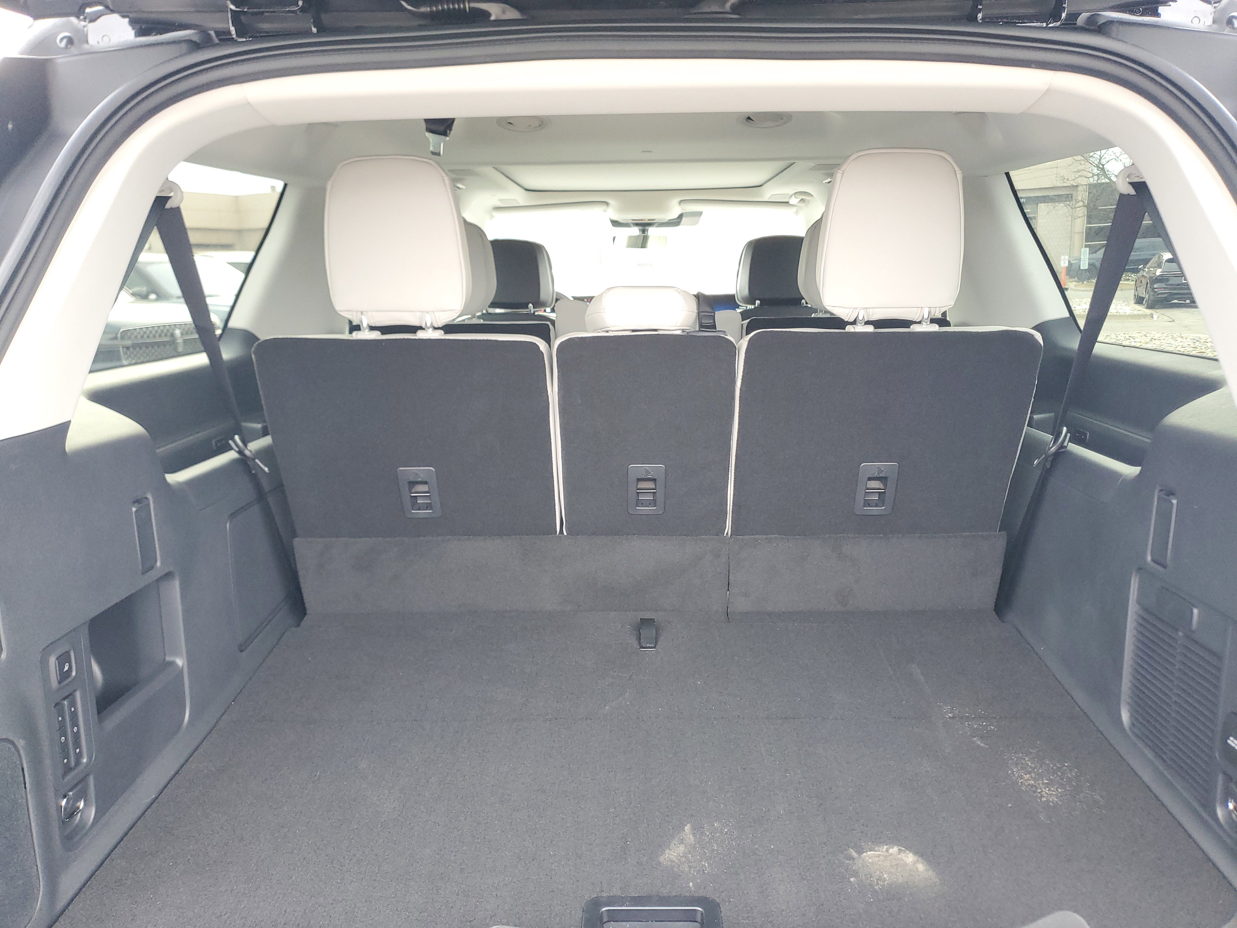 New 2026 Lincoln Navigator L Reserve w/ Jet Appearance Package image 32