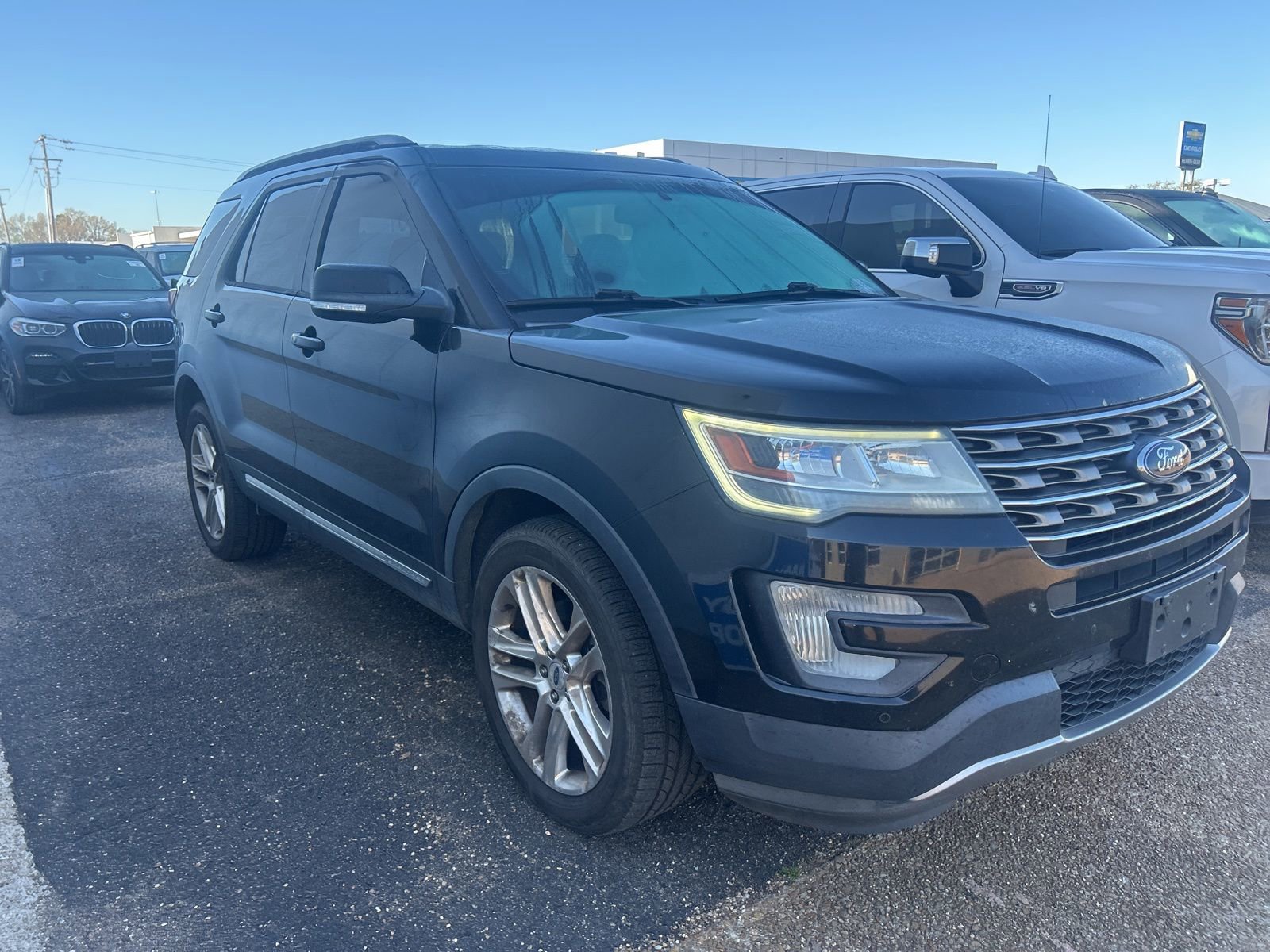 Used 2017 Ford Explorer XLT w/ Equipment Group 202A image 7