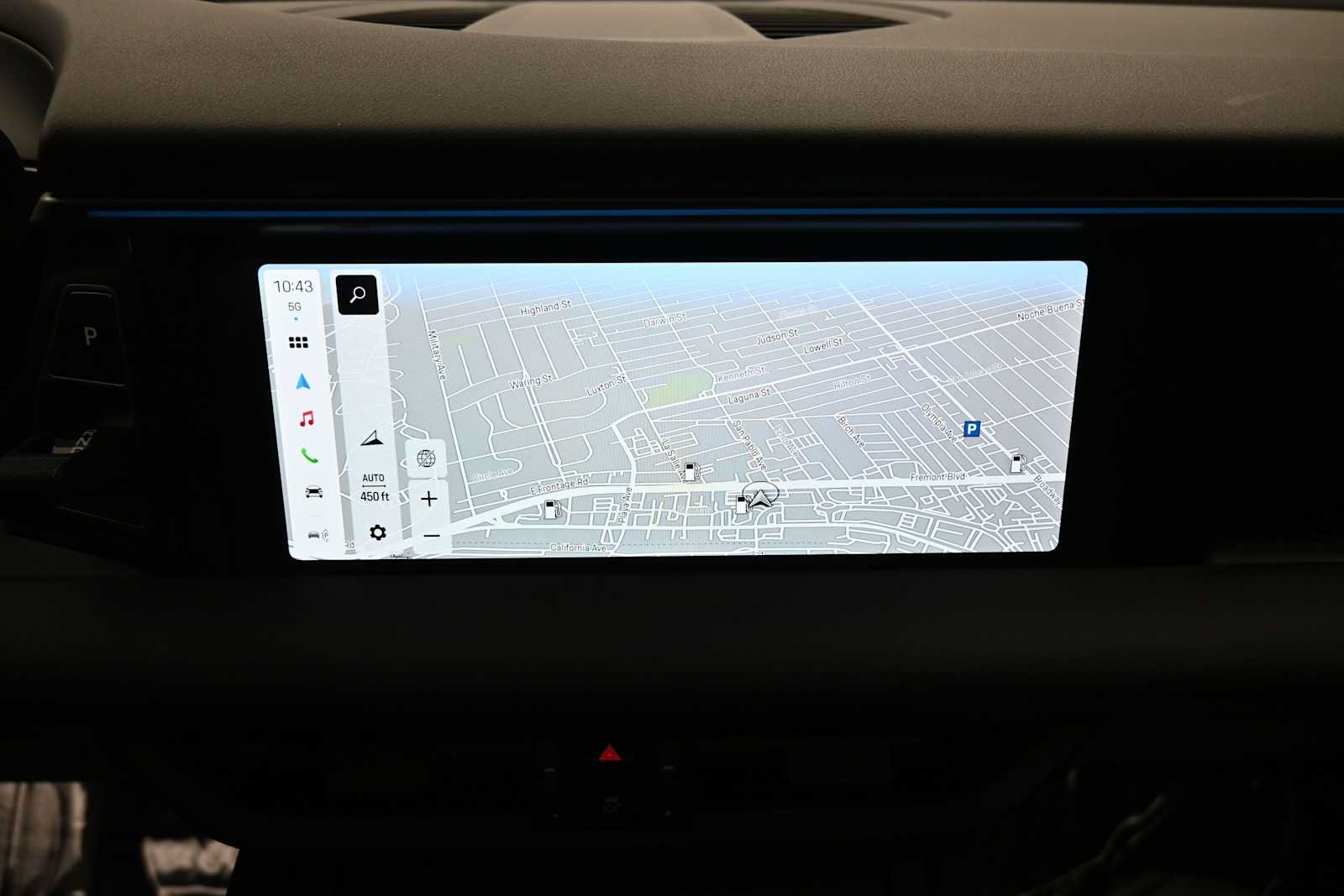 Certified 2025 Porsche Macan Electric RWD image 14