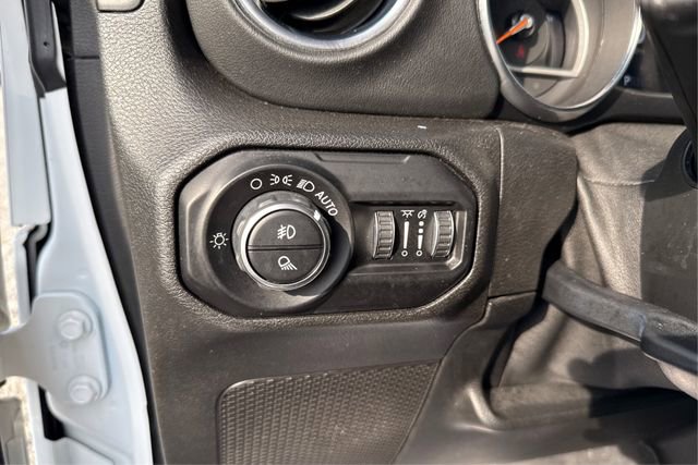 Used 2020 Jeep Gladiator Overland image 17