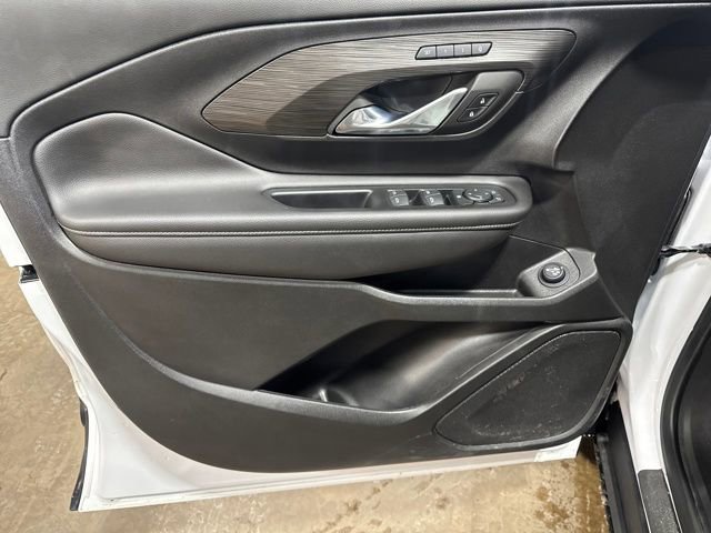 Used 2023 GMC Terrain SLT image 12