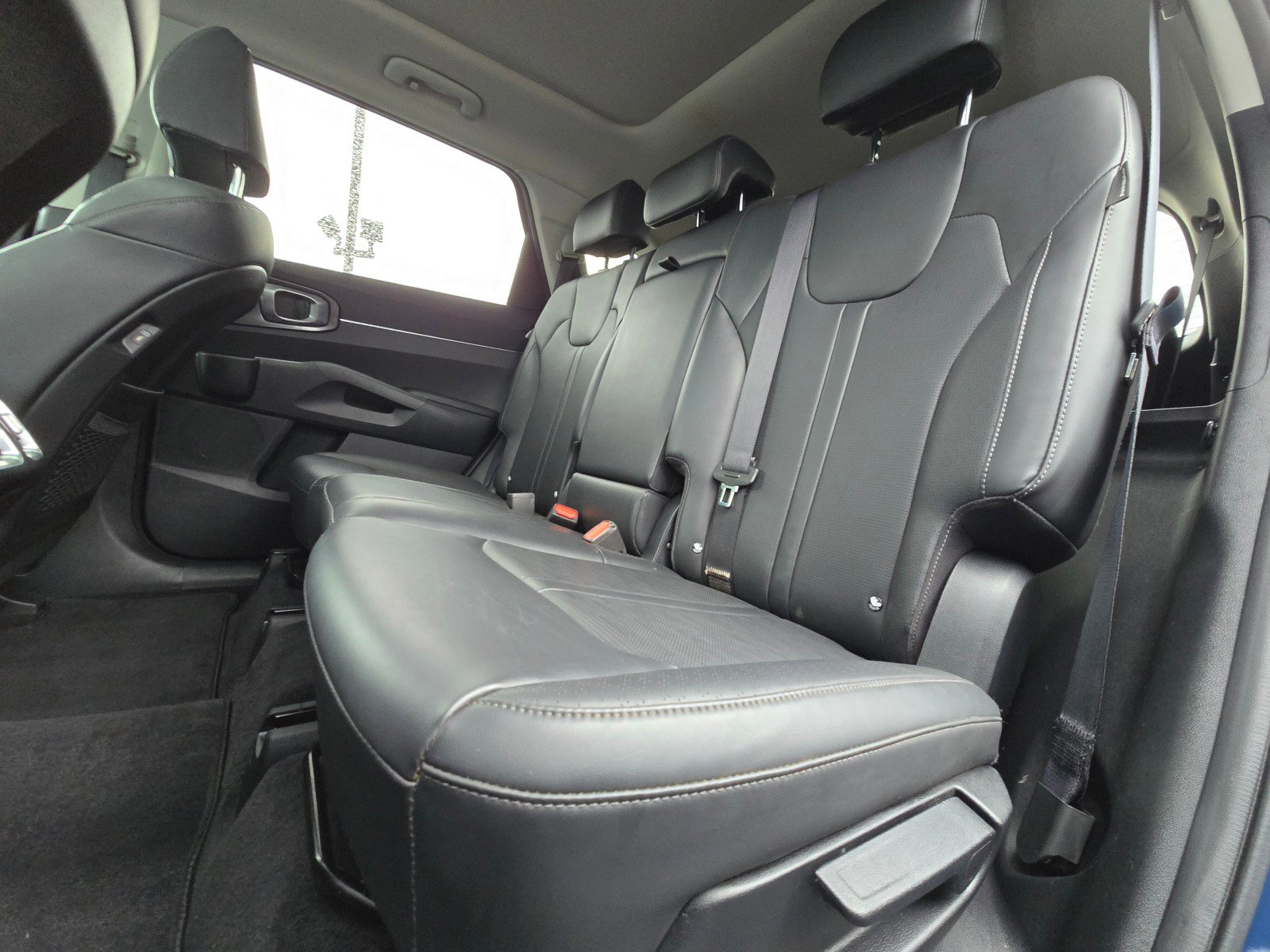 Used 2024 Kia Sorento S w/ Panoramic Sunroof Package image 18