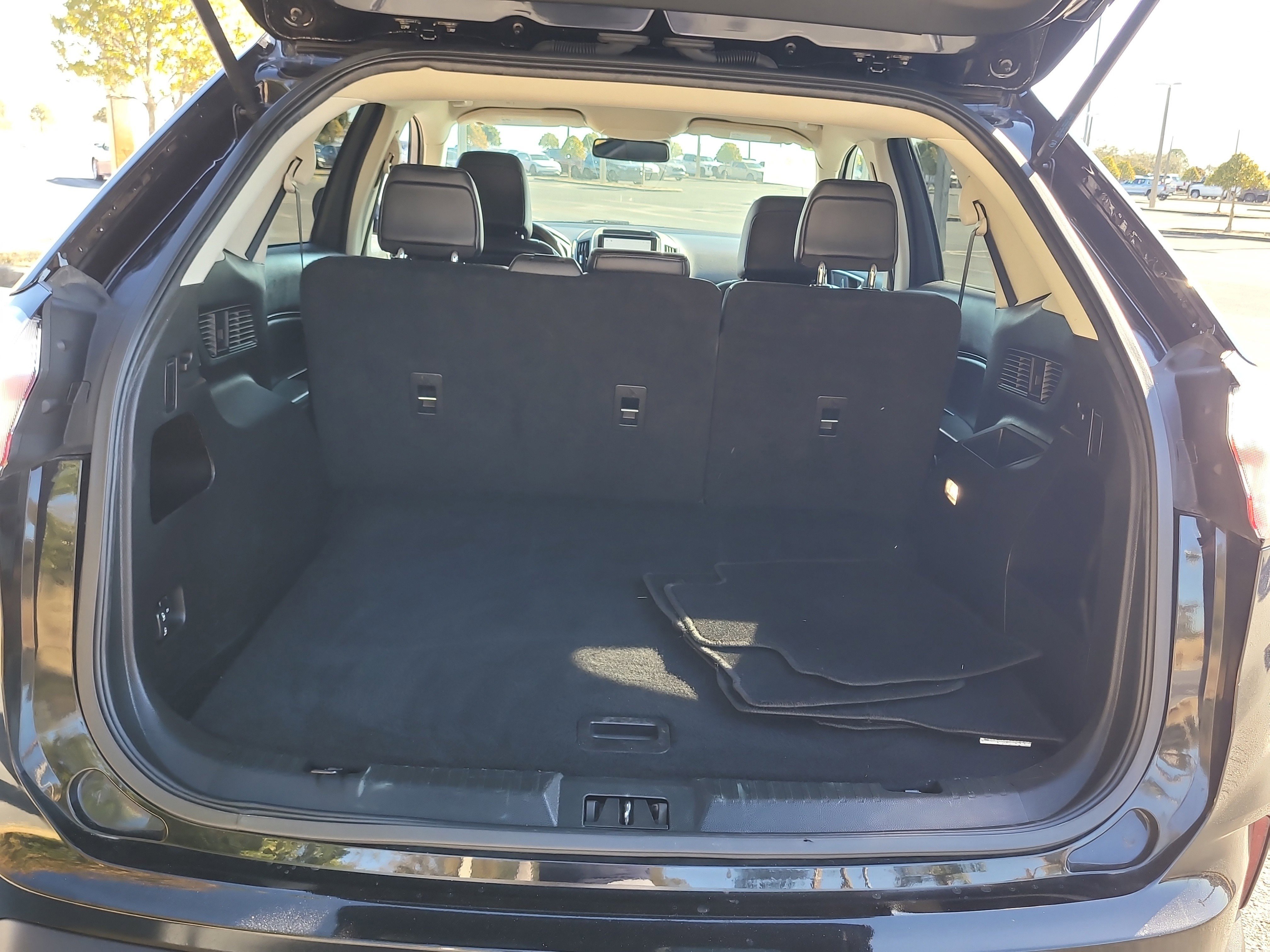 Used 2024 Ford Edge SEL image 11