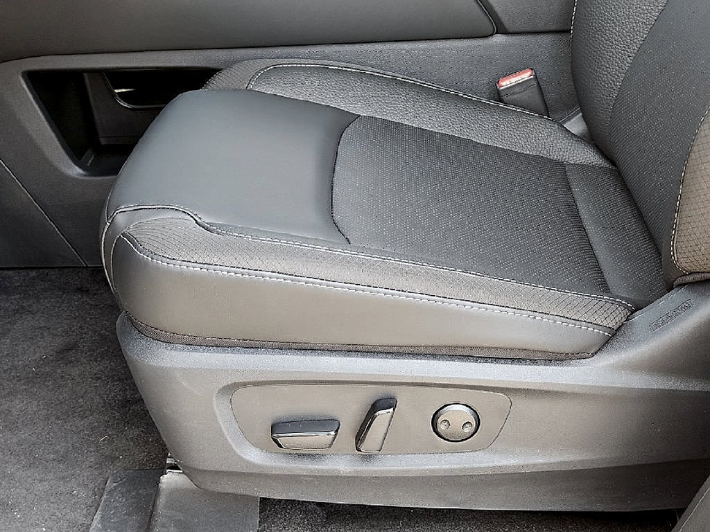 New 2026 Nissan Pathfinder SL w/ Cargo Package FWD image 22
