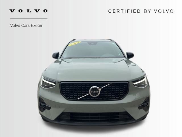 Certified 2025 Volvo XC40 B5 Ultra AWD/4WD image 2