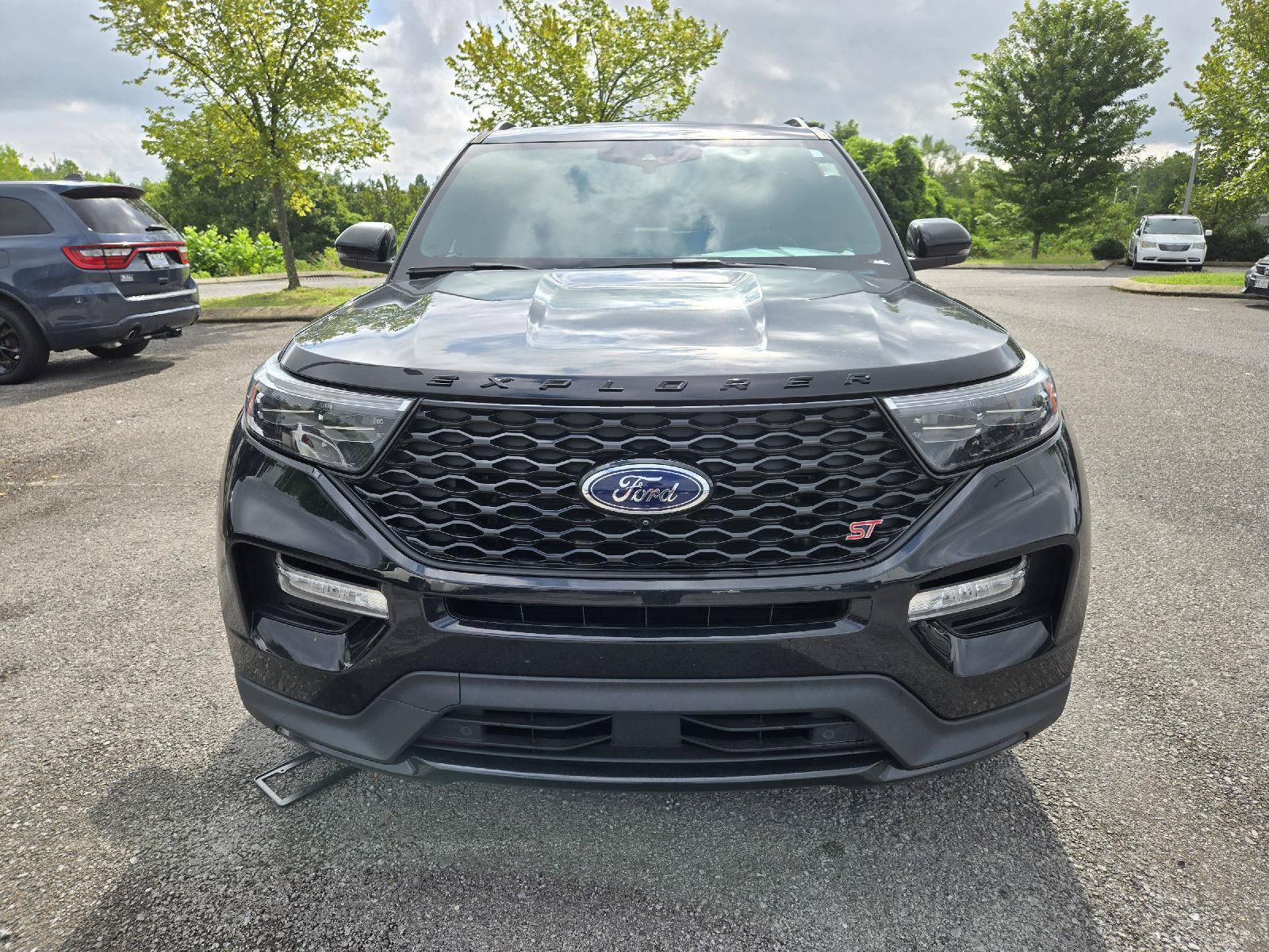 Used 2023 Ford Explorer ST w/ Equipment Group 401A AWD/4WD image 2