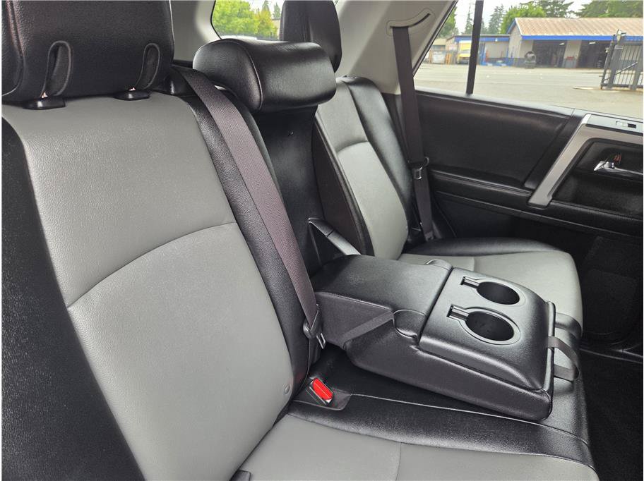 Used 2017 Toyota 4Runner SR5 Premium AWD/4WD image 25