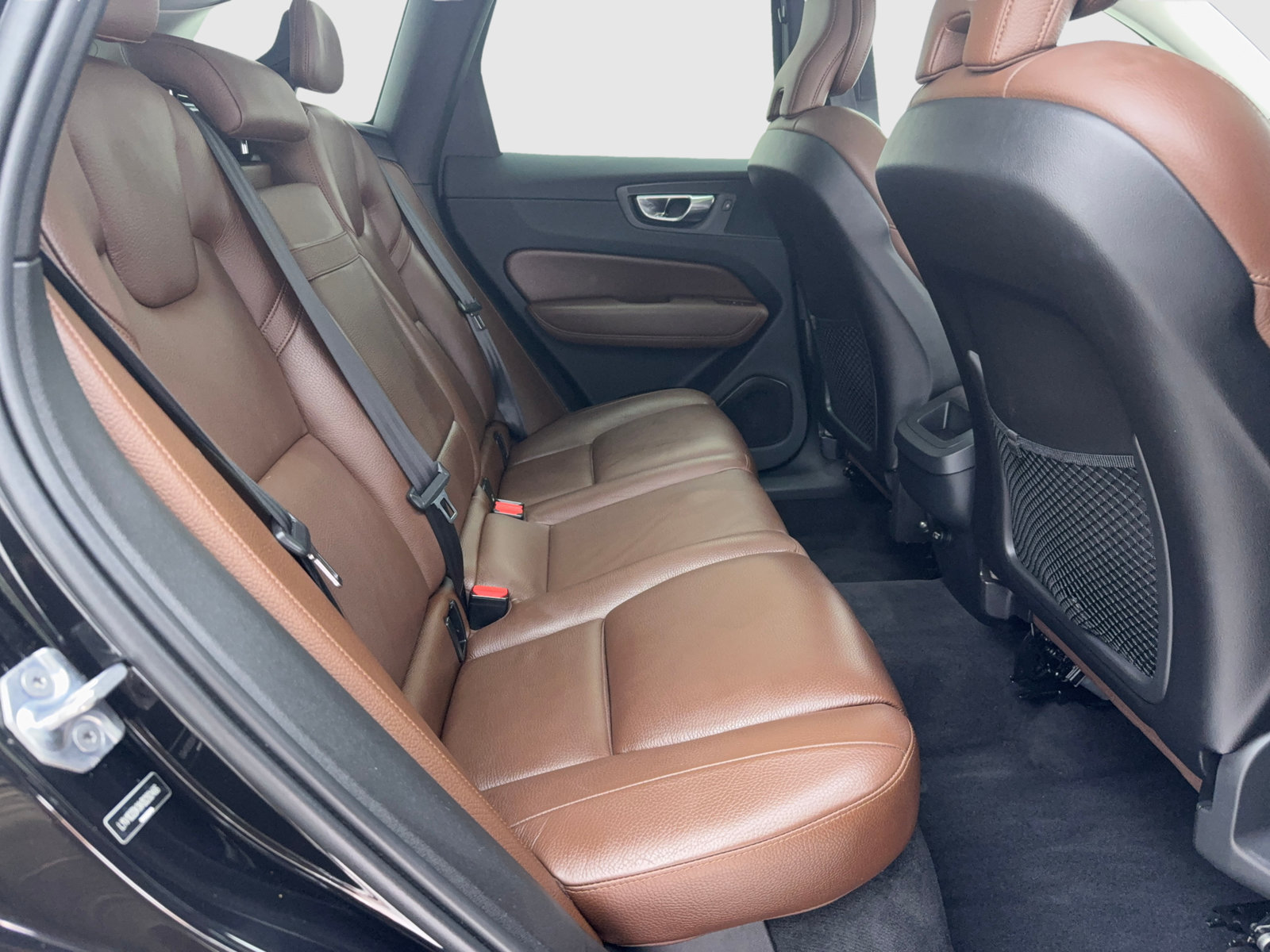 Used 2019 Volvo XC60 T5 Momentum w/ Multimedia Package FWD image 39