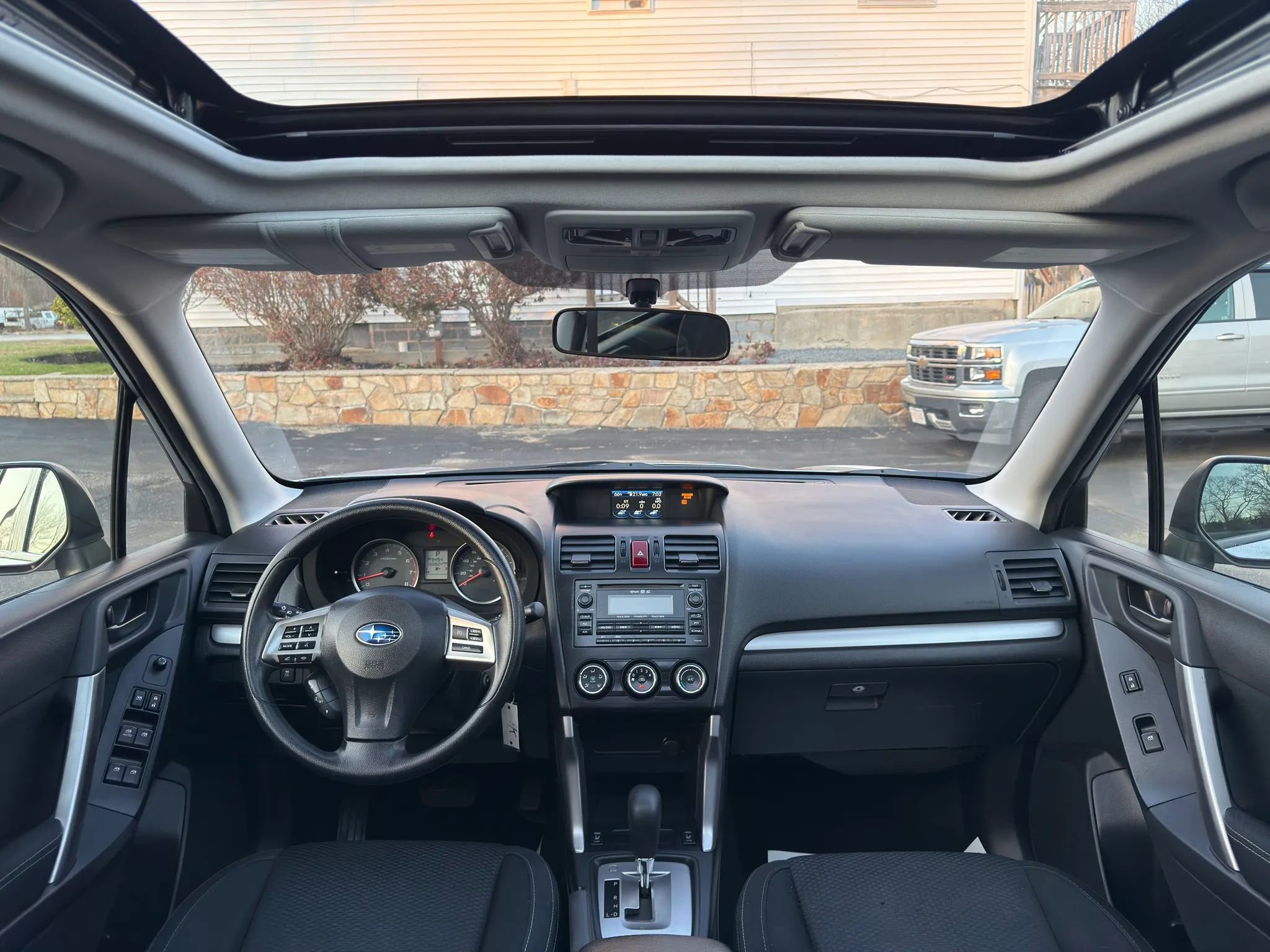 Used 2015 Subaru Forester 2.5i Premium w/ All-Weather Package AWD/4WD image 24