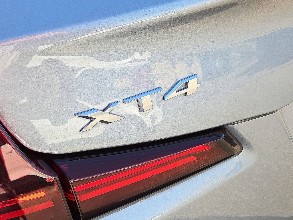 Used 2023 Cadillac XT4 Premium Luxury image 12