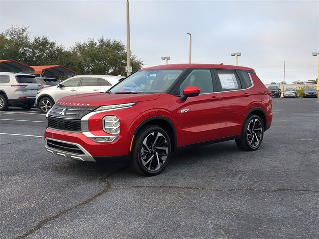 New 2025 Mitsubishi Outlander SE image 2