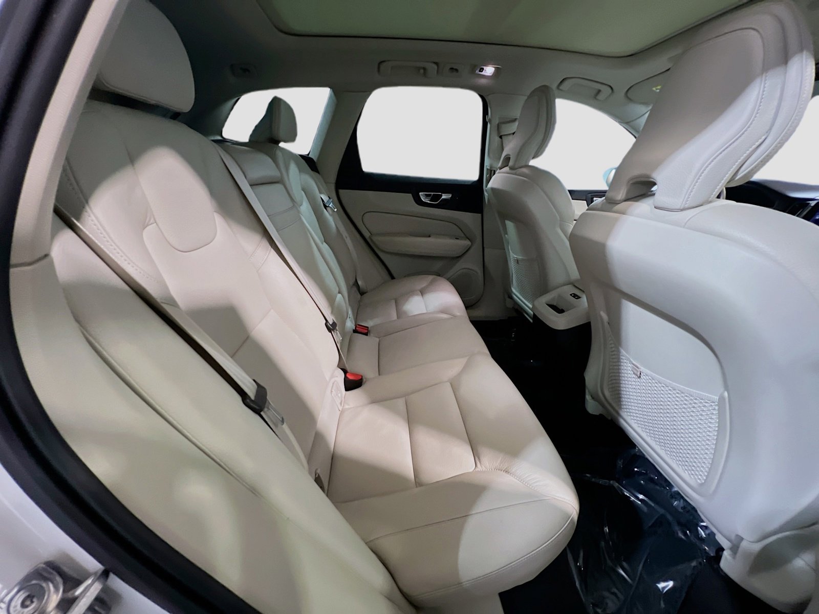 Used 2021 Volvo XC60 T5 Momentum w/ Protection Package Premier image 20