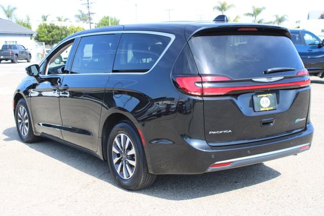 Used 2024 Chrysler Pacifica Limited FWD image 6