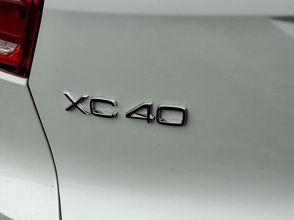 New 2026 Volvo XC40 B5 Plus w/ Protection Package Premier AWD/4WD image 6