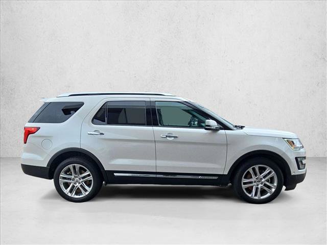 Used 2016 Ford Explorer Limited w/ Equipment Group 301A FWD image 4